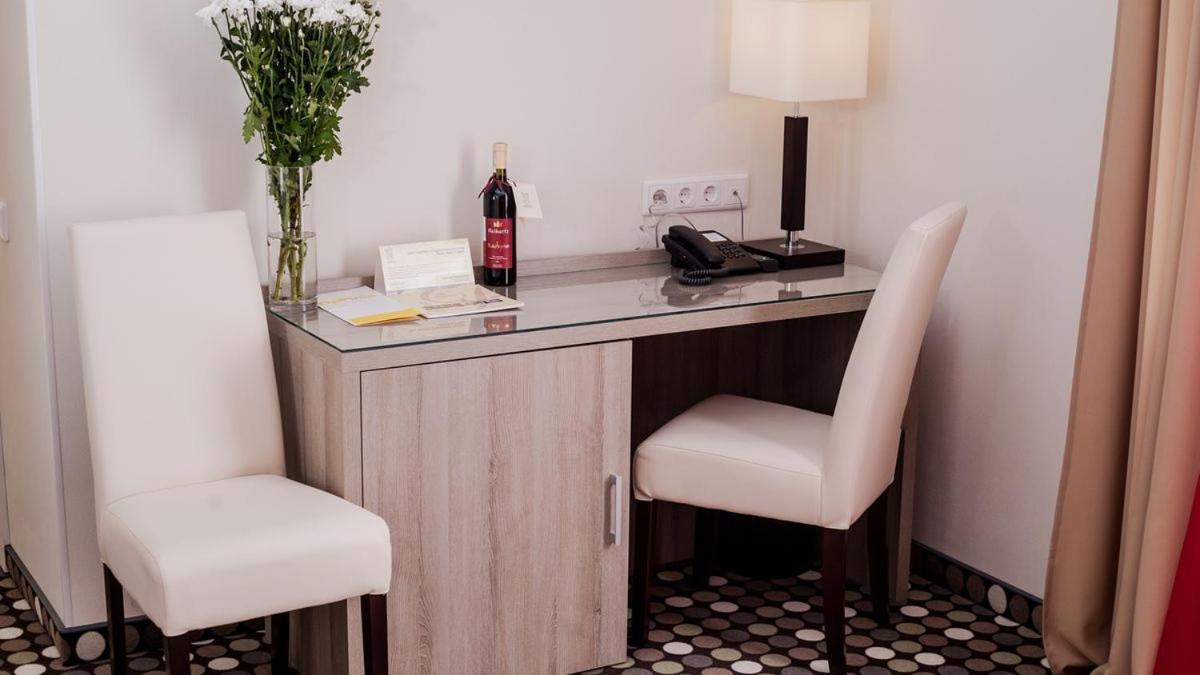 Hotel Optima Rivne Zewnętrze zdjęcie