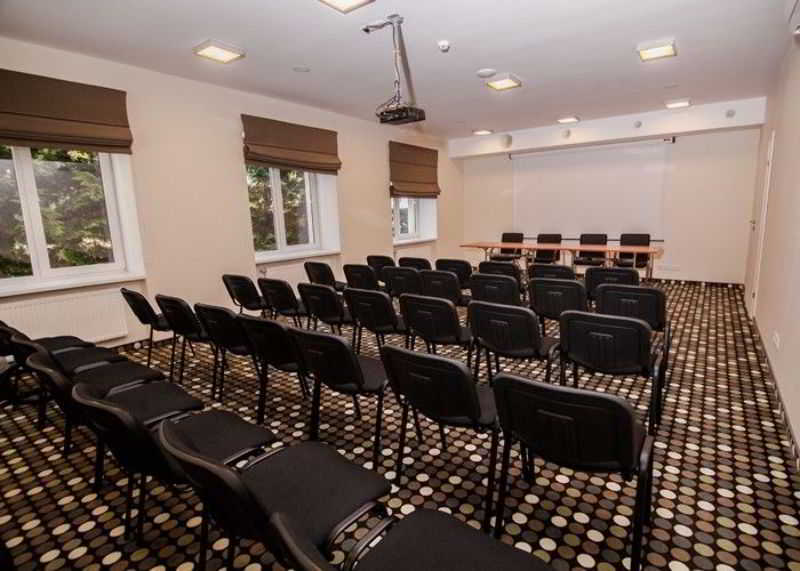 Hotel Optima Rivne Zewnętrze zdjęcie