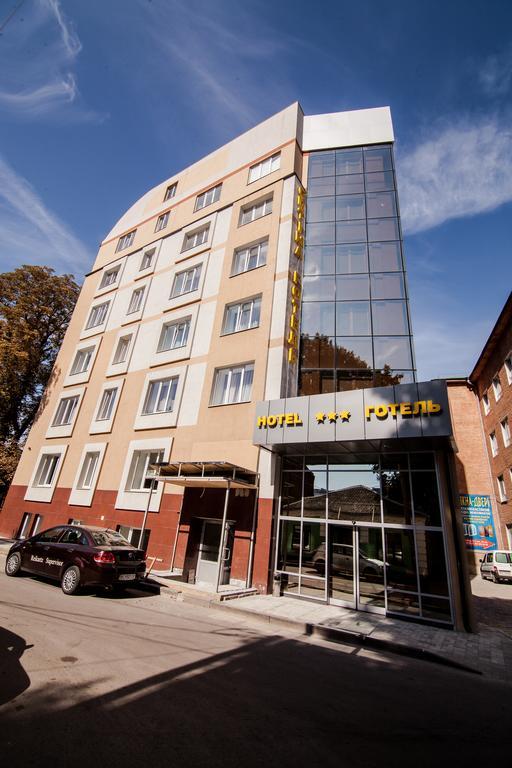 Hotel Optima Rivne Zewnętrze zdjęcie