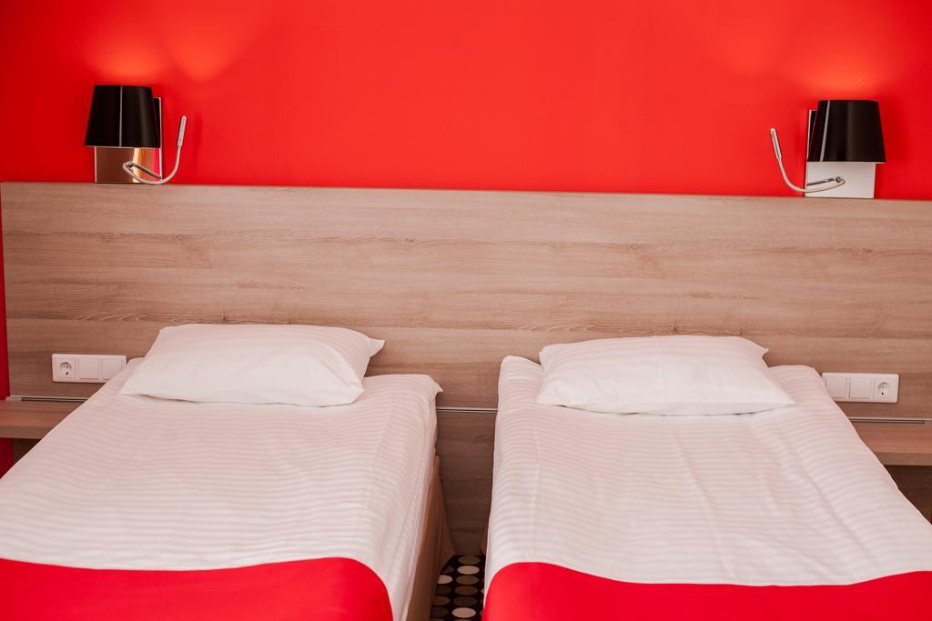 Hotel Optima Rivne Zewnętrze zdjęcie